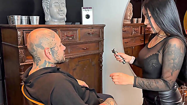 Fucking Rich with the Big Ass Hairdresser