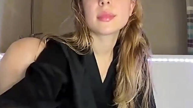 Horny bbw fucking in the bathroom