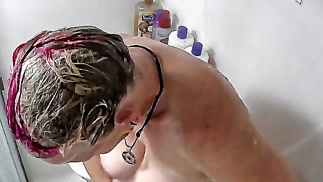 PAWG milf takes a shower
