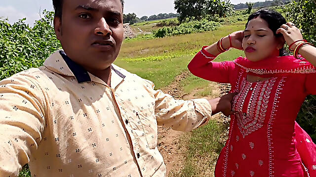 Beautiful Bengali girl boobs show in outdoor with her boyfriend