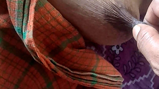 Desi assam bhabi show hairy pussy boobs and fingering