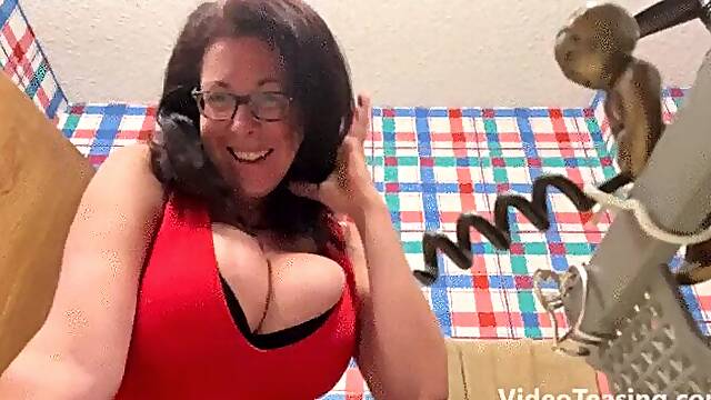 Sydney Teases Alex with her HUGE Tits before her Date (Custom)