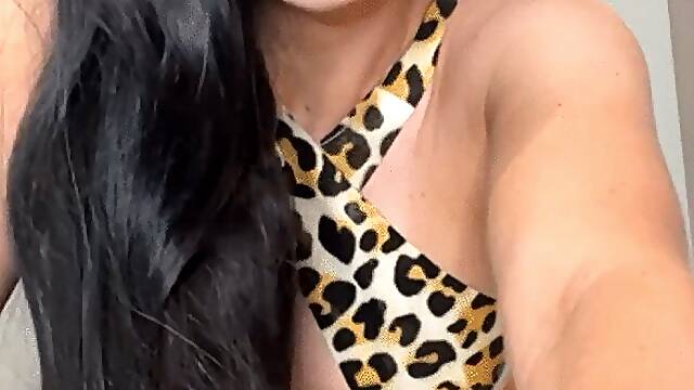 Tits Out, Lips Pouting – This Goddess Decides When You Cum.