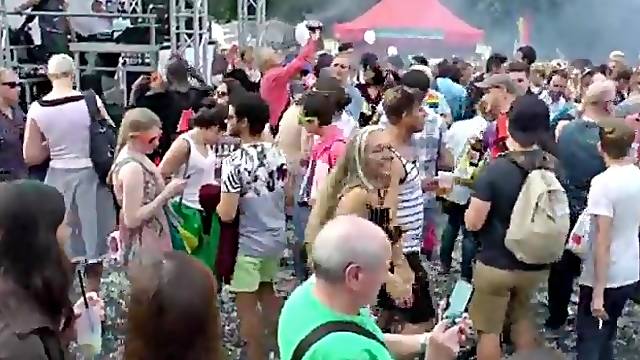 野外 露出狂, ひと, 野外露出狂