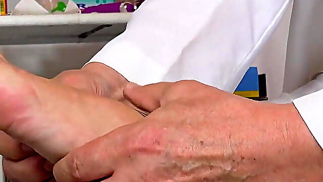 Silicone Bombshell Barbie Esm Came to Show Her New Tits