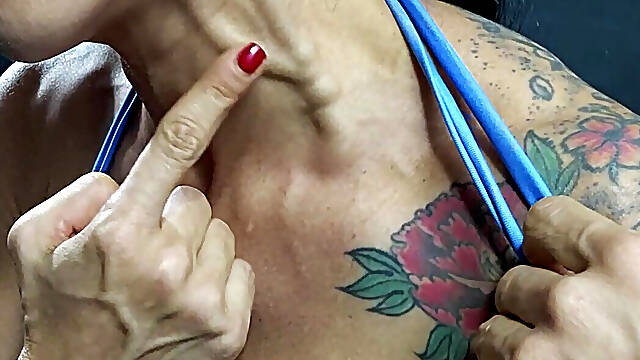 Pump Show and Shoulder Veins: Power That Can Be Felt