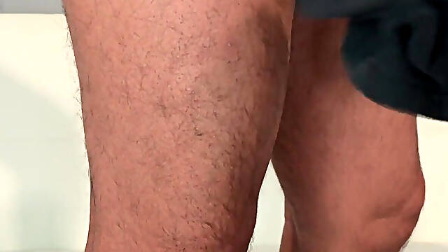 424 MILF Soungind Heel Urethral Pee Pissing Anal Drink