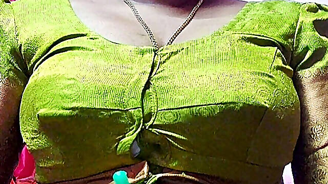 Indian Stepaunty Kavita Having Sex in Bedroom