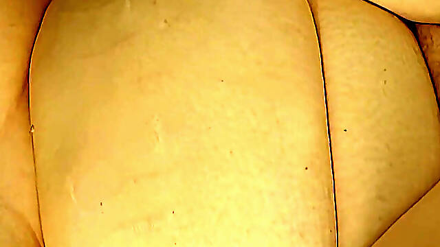 Big Fat Juicy Pussy Old Hijab Woman Likes to Show off Her Big Boobs and Huge Butt for Jerk off Encouragement - BBW SSBBW