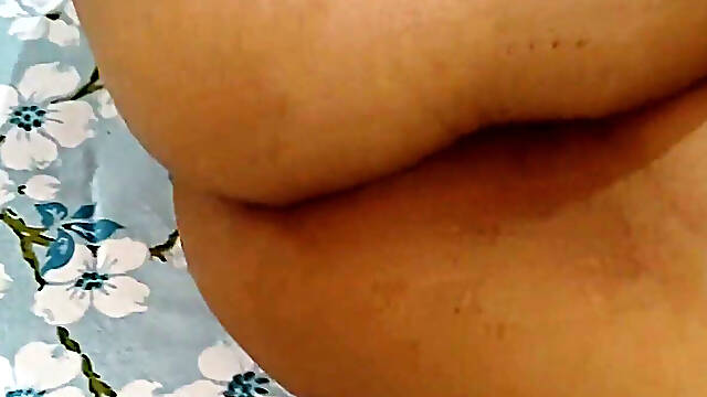 Beautiful Indian Girl with Big Boobs Enjoy Fingring